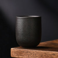 Thumbnail for Tasse chinoise en céramique noire avec une finition mate et une texture granuleuse