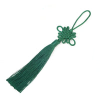 Thumbnail for Le nœud porte-bonheur chinois de couleur vert foncé.