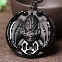 Thumbnail for Le porte-bonheur chinois en forme de chauve-souris, sculpté dans l'obsidienne noire.