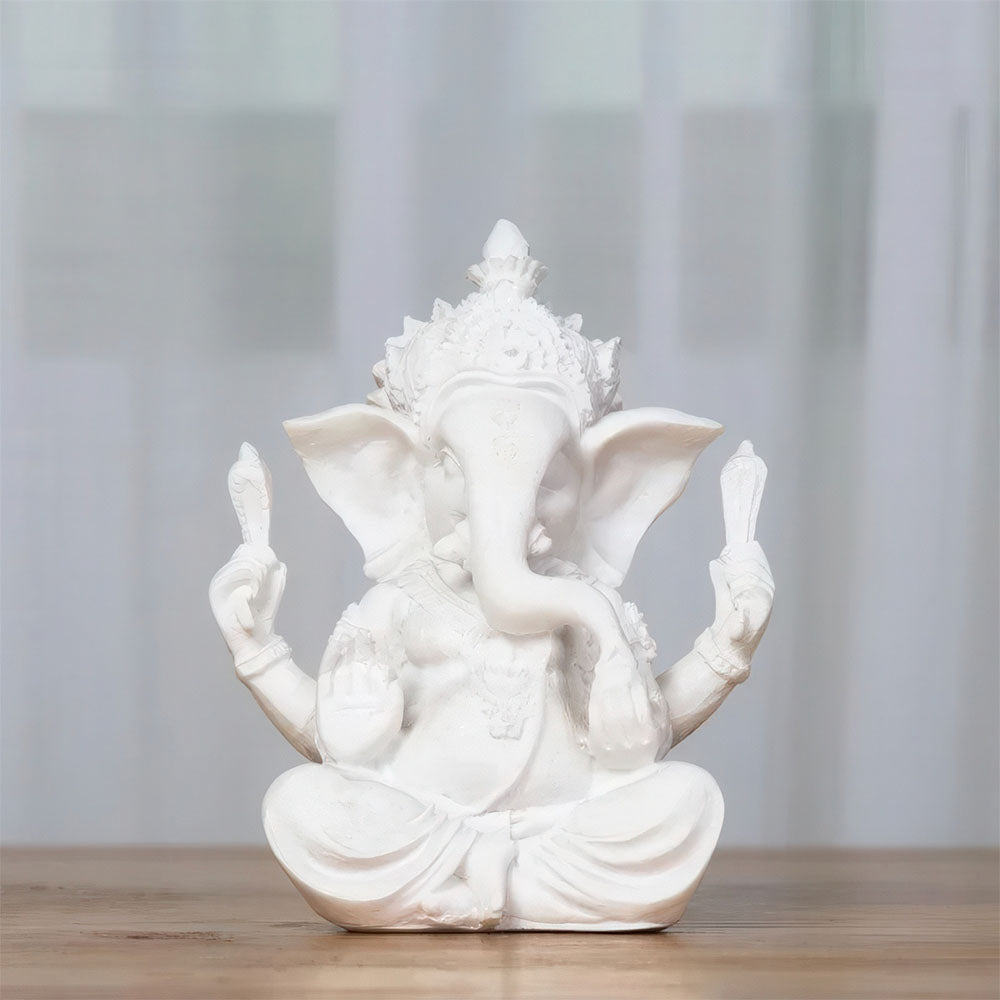 La statuette Feng Shui de Ganesh en résine blanche, idéale pour la méditation et la concentration.