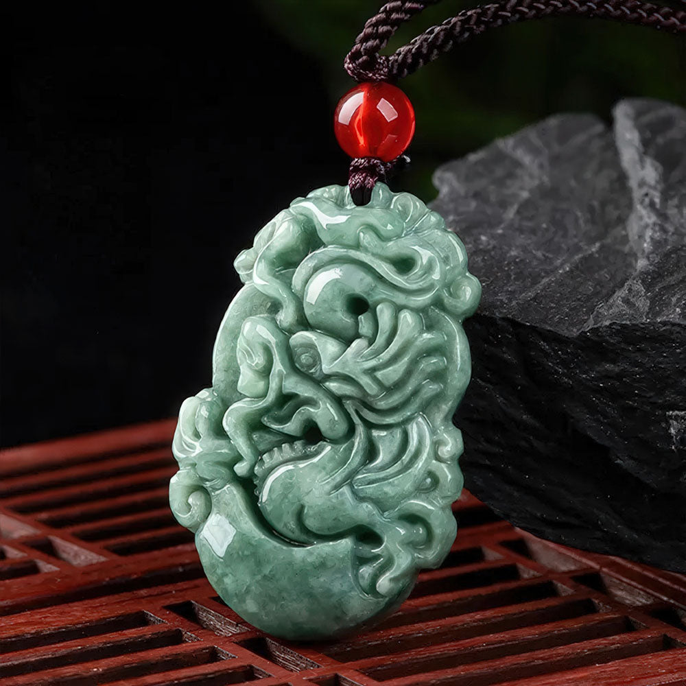 Le porte-bonheur chinois en jade du signe du Dragon.