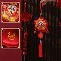 Thumbnail for Le porte-bonheur du Nouvel An Chinois à l'effigie de Caishen, le Dieu de la Richesse.