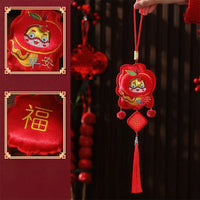 Thumbnail for Le porte-bonheur du Nouvel An Chinois en forme de Serpent d'Or, pour accueillir la chance de l'année du Serpent.