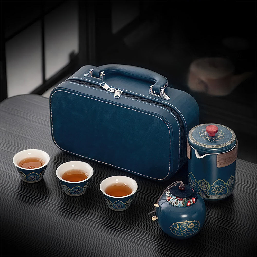 Présentation du set de thé de voyage bleu, idéal pour le Gong Fu Cha nomade.