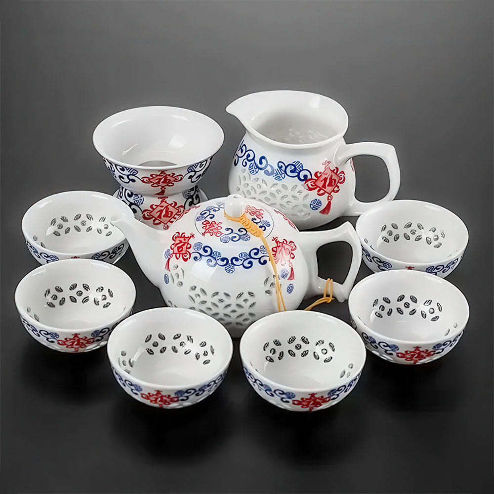 Variante colorée du service à thé Linglong, alliant tradition et design ajouré.