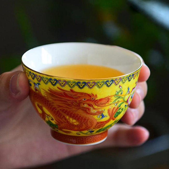 tasse chinoise en porcelaine dragon rouge