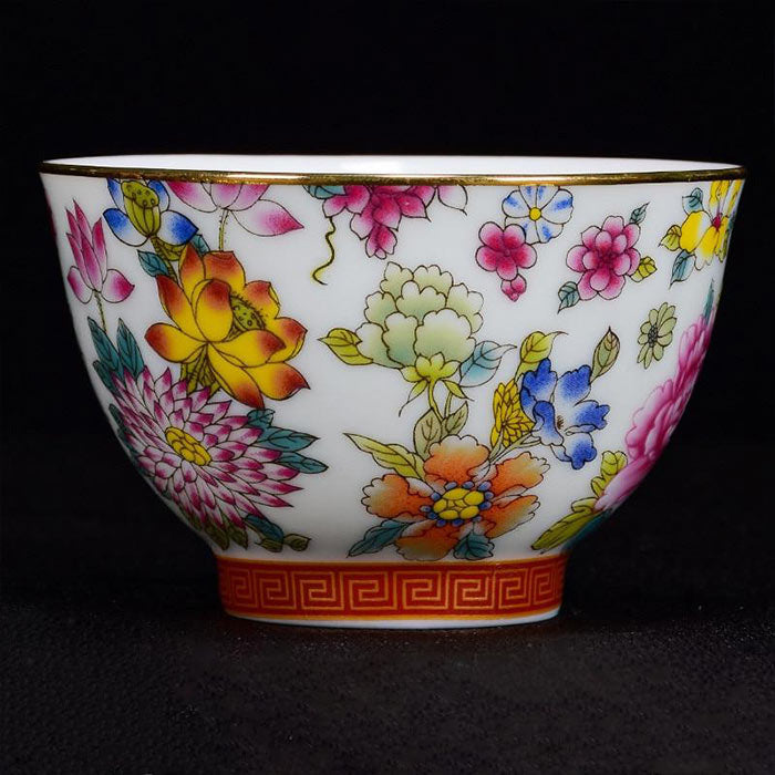 tasse chinoise en porcelaine fleurs blanches