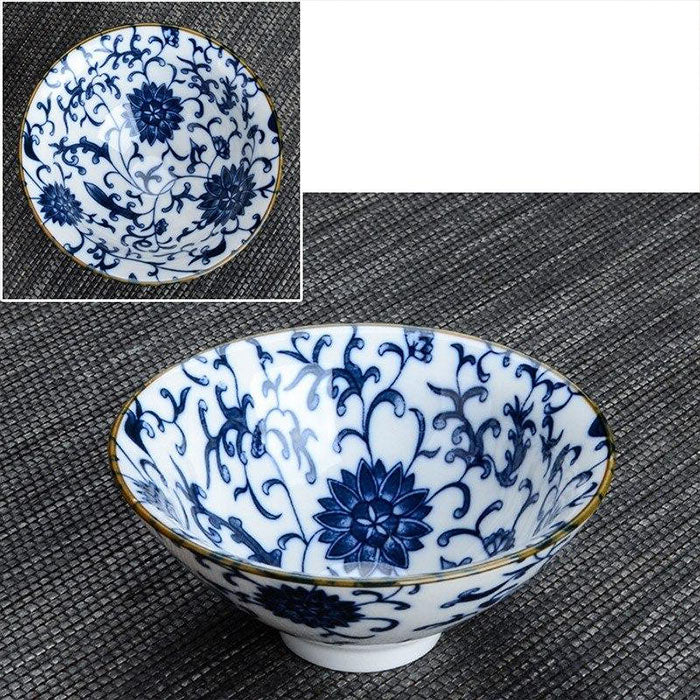 Tasse chinoise en porcelaine fleurie